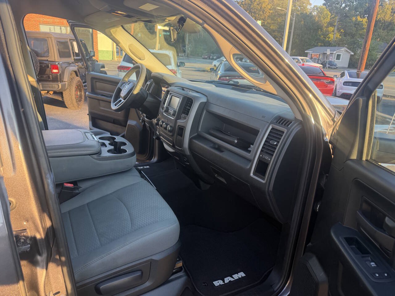 Used 2018 RAM 1500 Express w/ Express Value Package AWD/4WD image 18