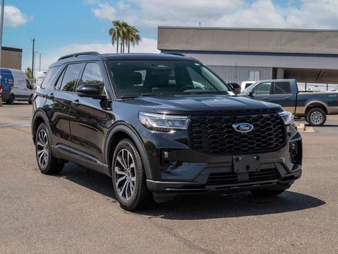 Used 2025 Ford Explorer ST-Line w/ Premium Package RWD image 1