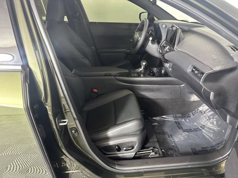 Used 2024 Lexus UX 250h AWD w/ Premium Package image 13