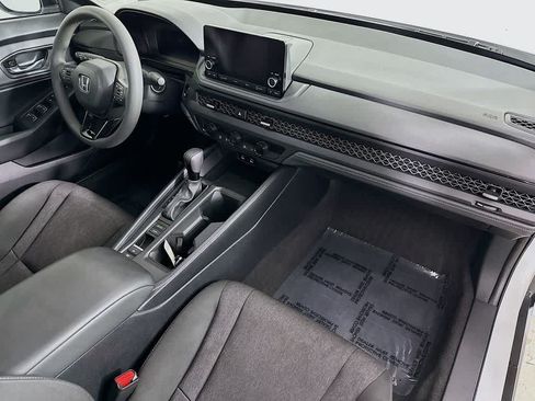 Used 2023 Honda Accord EX image 31