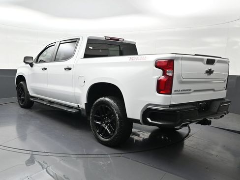 Used 2025 Chevrolet Silverado 1500 LT Trail Boss w/ LT Trail Boss Premium Package AWD/4WD image 3