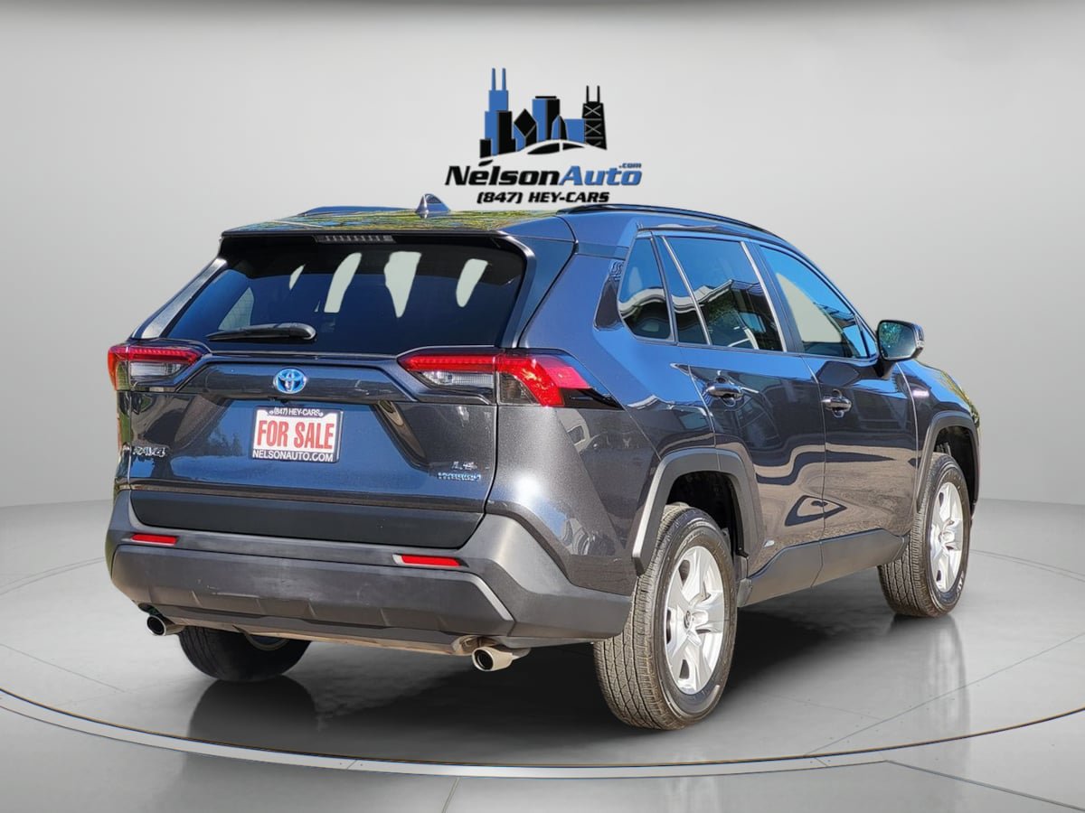 Used 2021 Toyota RAV4 LE AWD/4WD image 4