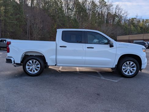 Used 2025 Chevrolet Silverado 1500 Custom image 10