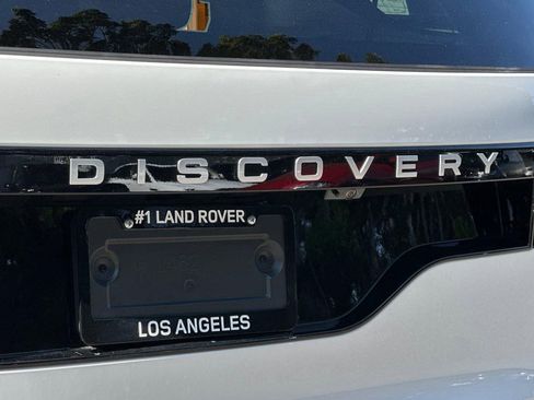 Certified 2025 Land Rover Discovery S AWD/4WD image 19