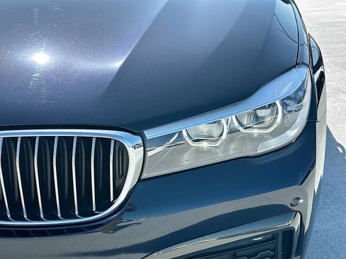 Used 2019 BMW 740i w/ Executive Package RWD image 32