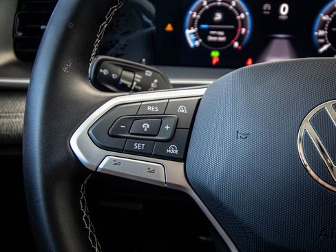Certified 2025 Volkswagen Tiguan S FWD image 36
