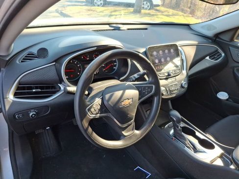Used 2022 Chevrolet Malibu LS image 9