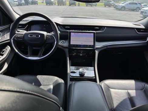 Used 2023 Jeep Grand Cherokee L Limited w/ Black Appearance Package image 21