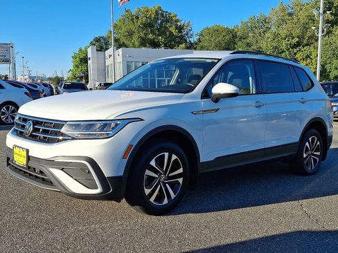 Used 2022 Volkswagen Tiguan S image 3