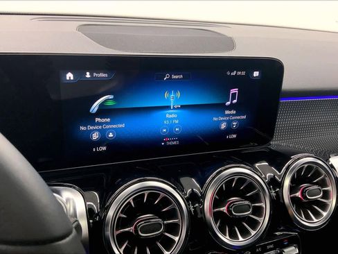 Certified 2023 Mercedes-Benz GLB 250 image 23