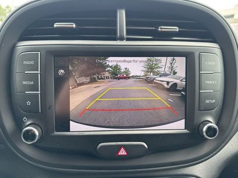 Certified 2025 Kia Soul LX w/ LX Technology Package FWD image 11