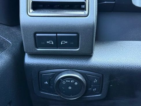 Used 2017 Ford F150 Raptor w/ Equipment Group 802A Luxury AWD/4WD image 29