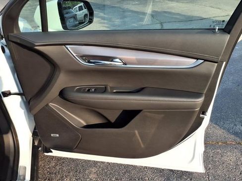 Certified 2025 Cadillac XT6 Luxury image 27