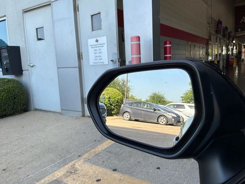 Used 2025 Toyota Corolla SE FWD image 18
