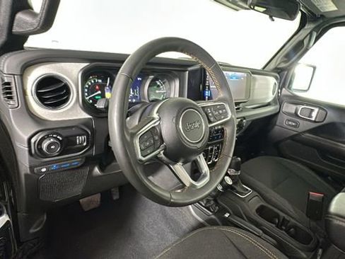 Used 2024 Jeep Wrangler Unlimited Sahara AWD/4WD image 12