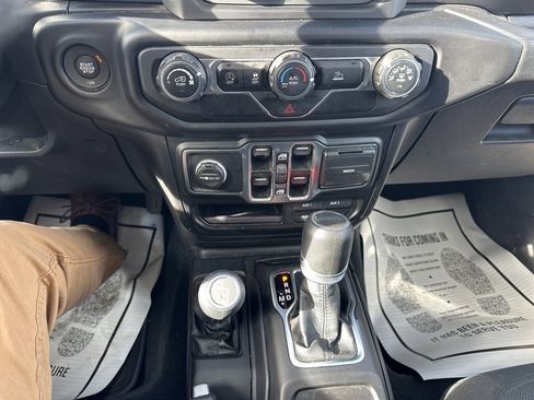 Used 2020 Jeep Gladiator Sport w/ Quick Order Package 24S image 20