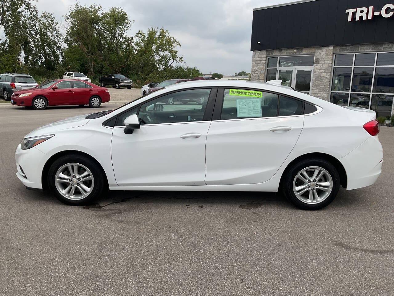Used 2016 Chevrolet Cruze LT FWD image 3