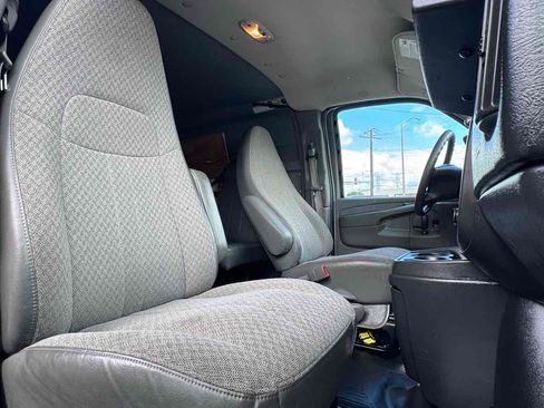 Used 2014 Chevrolet Express 1500 RWD image 23