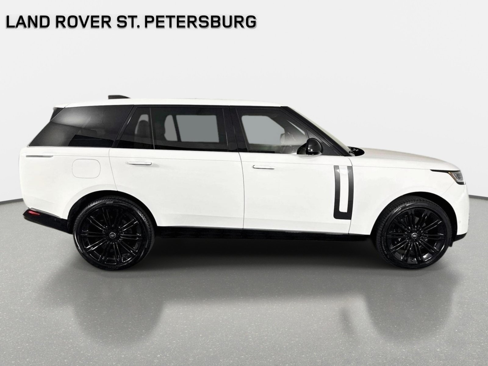 Used 2024 Land Rover Range Rover Long Wheelbase SE AWD/4WD image 4