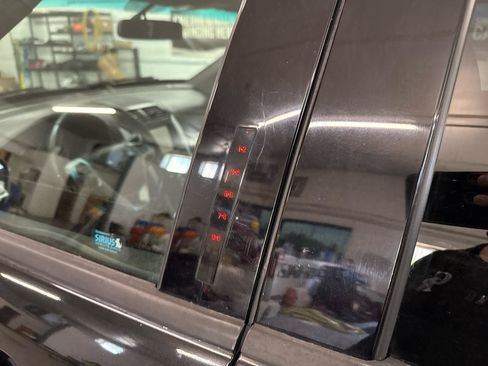 Used 2015 Ford Explorer XLT w/ Equipment Group 202B AWD/4WD image 91