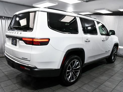 Used 2022 Jeep Wagoneer Series III w/ Premium Group I image 6