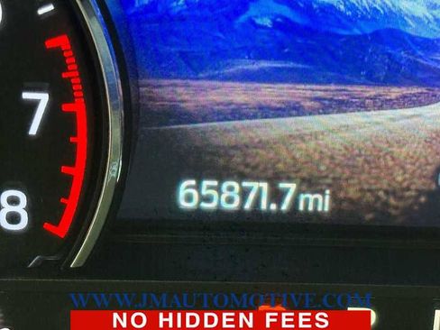 Used 2020 Ford Explorer XLT w/ Comfort Package image 24