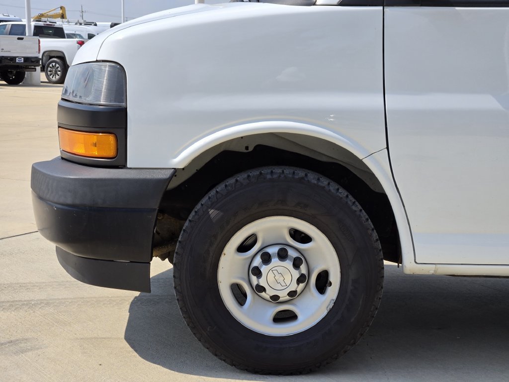 Used 2019 Chevrolet Express 2500 RWD image 8