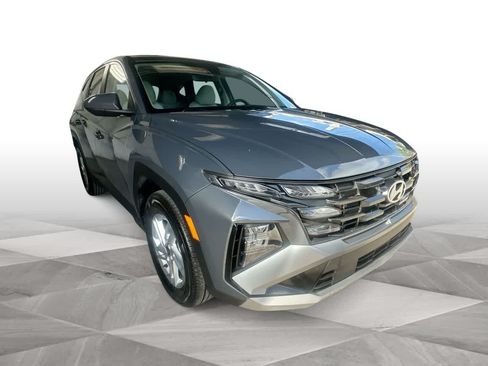 Used 2026 Hyundai Tucson SE FWD image 2