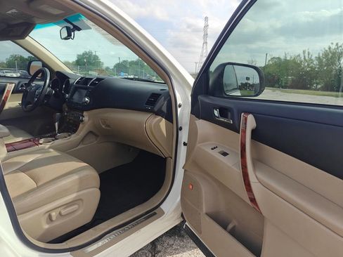 Used 2012 Toyota Highlander Limited FWD image 27