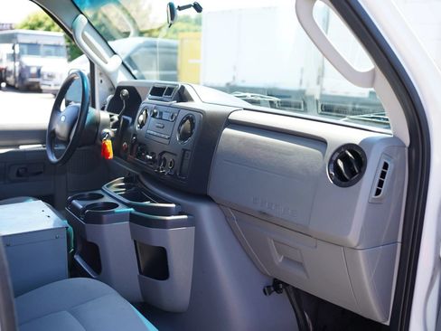 Used 2011 Ford E-250 and Econoline 250 w/ PWR Group RWD image 2