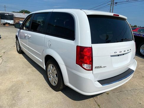Used 2017 Dodge Grand Caravan SE image 5