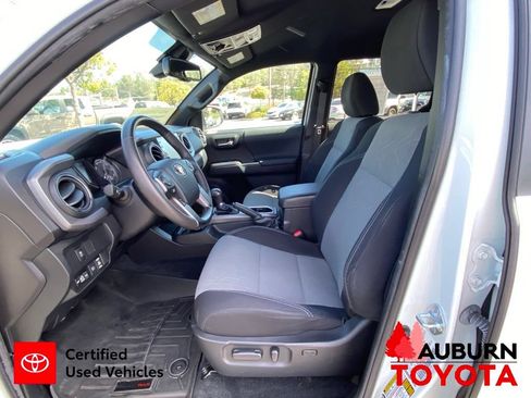 Certified 2022 Toyota Tacoma TRD Off-Road AWD/4WD image 33
