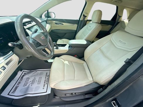 Used 2018 Cadillac XT5 Luxury w/ Driver Awareness Package AWD/4WD image 22