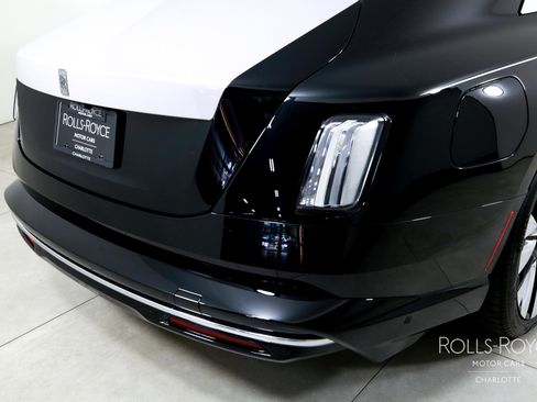 Used 2025 Rolls-Royce Spectre w/ Spectre Launch Package image 39