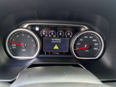 Used 2021 Chevrolet Suburban Premier w/ Premium Package image 17