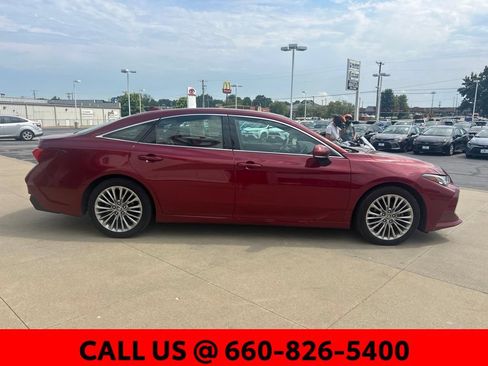 Used 2022 Toyota Avalon Limited w/ Advanced Safety Package FWD image 5