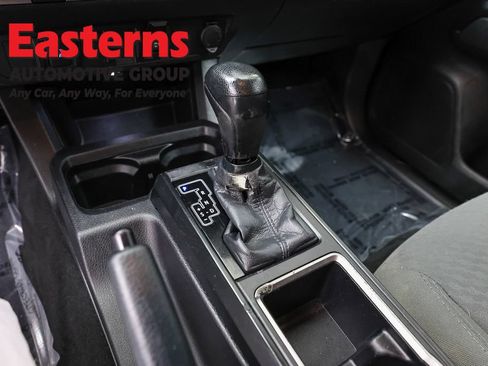 Used 2021 Toyota Tacoma SR RWD image 12