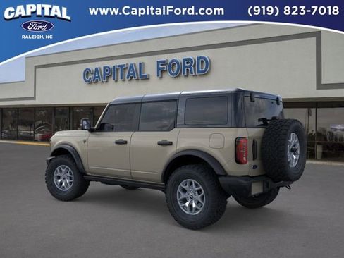 New 2025 Ford Bronco Badlands image 4