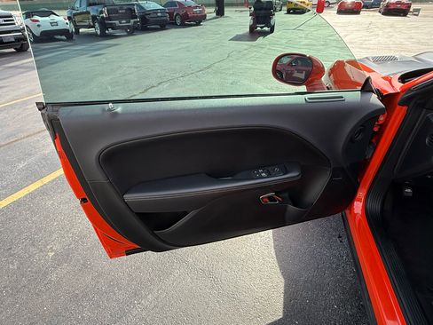 Used 2016 Dodge Challenger SRT Hellcat image 13