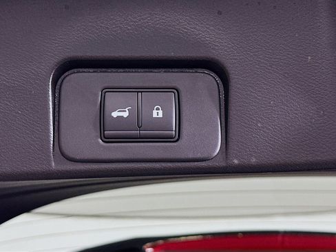 Used 2024 Nissan Rogue SL w/ SL Premium Package FWD image 31