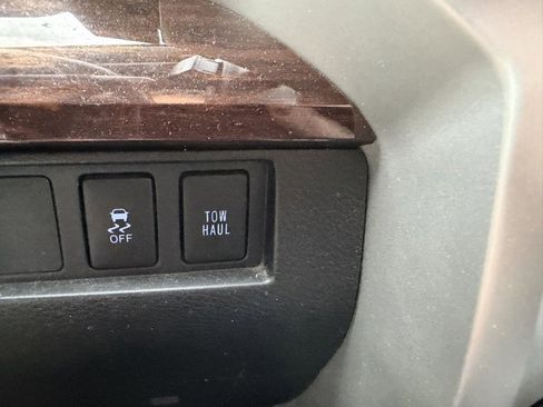 Used 2014 Toyota Tundra Limited image 22