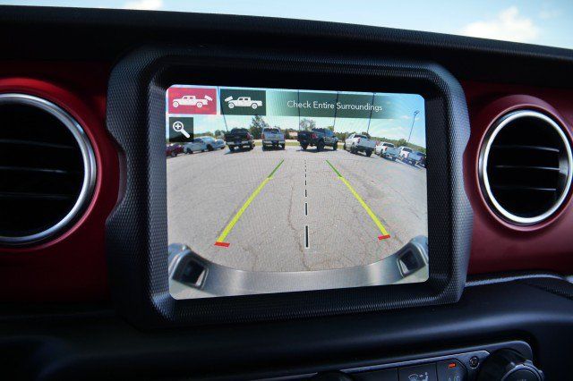 Used 2021 Jeep Gladiator Rubicon AWD/4WD image 19