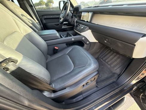 Used 2024 Land Rover Defender 110 S image 15