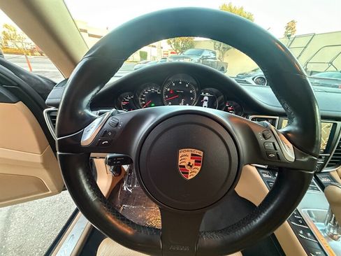 Used 2016 Porsche Panamera 4 Edition w/ Premium Package Plus AWD/4WD image 21