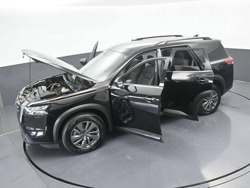Used 2025 Nissan Pathfinder SV FWD image 68