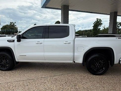 Used 2024 GMC Sierra 1500 Elevation w/ X31 Off-Road Package AWD/4WD image 4