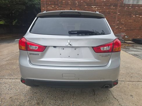 Used 2014 Mitsubishi Outlander Sport SE FWD image 3
