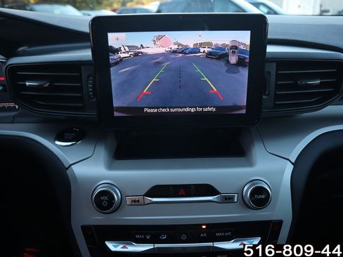 Used 2024 Ford Explorer XLT image 26