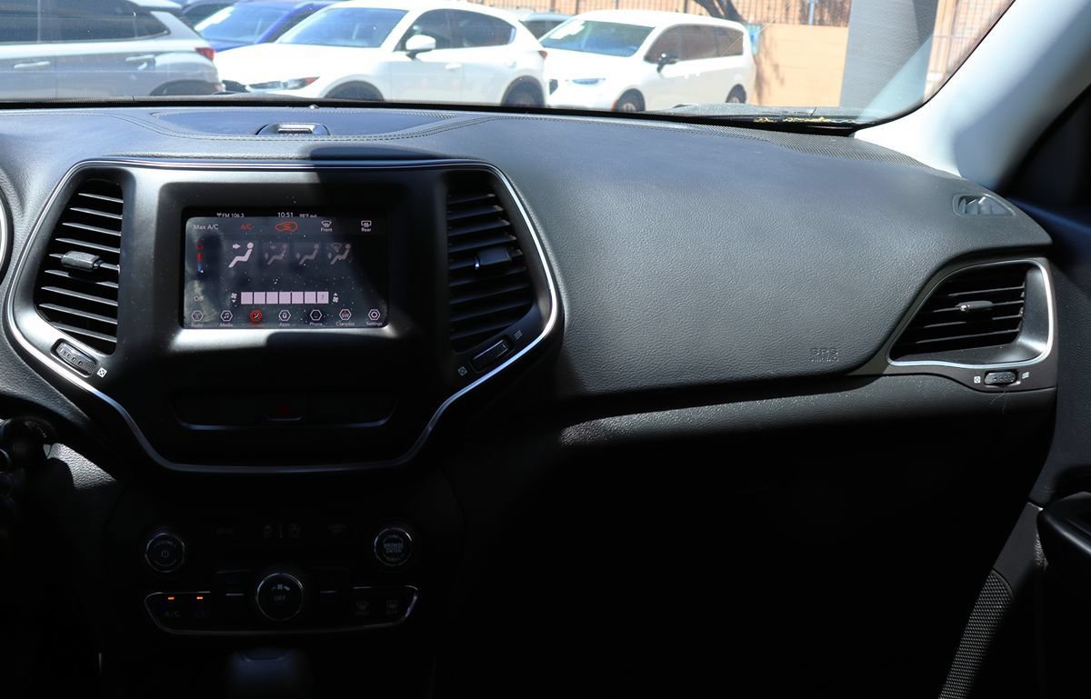 Used 2020 Jeep Cherokee Latitude FWD image 44