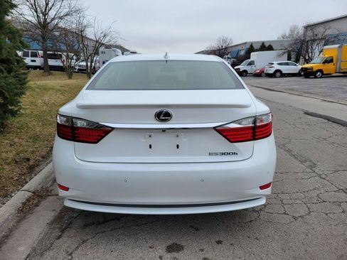 Used 2015 Lexus ES 300h w/ Navigation System Package image 39